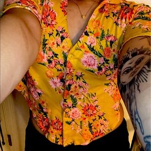Urban Outfitters cropped floral top (WOMENS XS)
